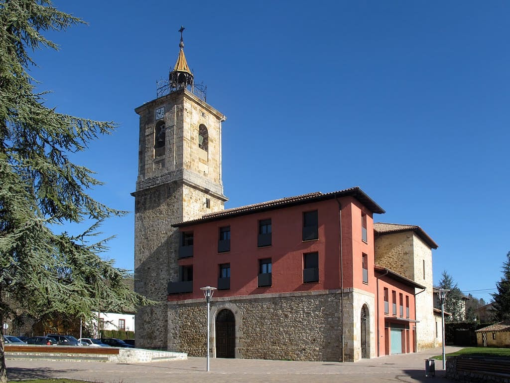 Centro parroquial de Izarra